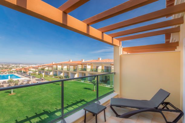 https://golftravelpeople.com/wp-content/uploads/2019/05/Boavista-Resort-Villas-Apartments-Lagos-Algarve-Portugal-8.jpg