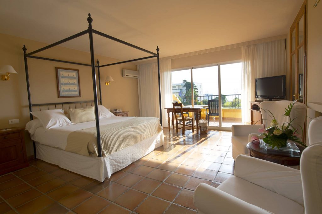 https://golftravelpeople.com/wp-content/uploads/2019/05/Guadalmina-Hotel-Spa-and-Golf-Resort-Bedrooms-7-1024x682.jpg