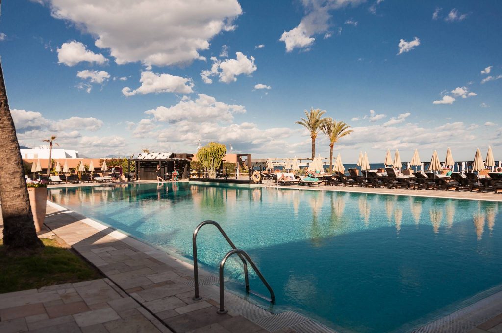 https://golftravelpeople.com/wp-content/uploads/2019/05/Guadalmina-Hotel-Spa-and-Golf-Resort-Swimming-Pools-4-1024x680.jpg