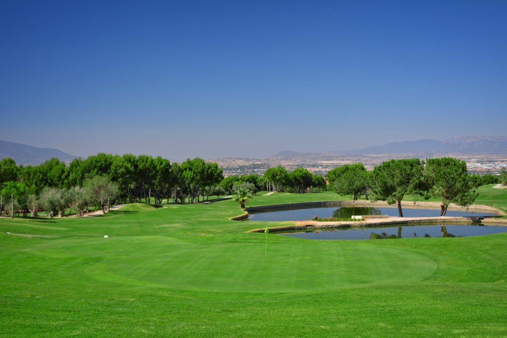 https://golftravelpeople.com/wp-content/uploads/2019/06/Altorreal-Golf-Club-Murcia-New-1-1024x683.jpg