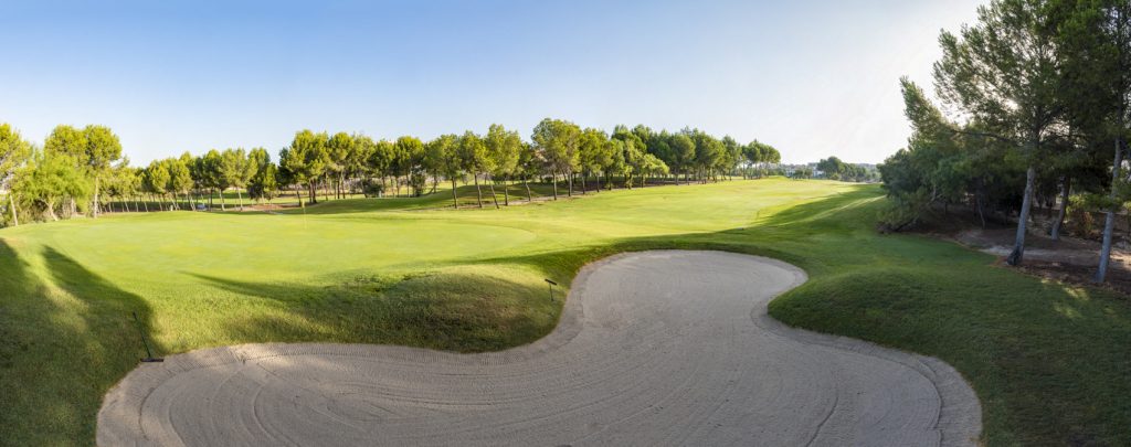 https://golftravelpeople.com/wp-content/uploads/2019/06/Altorreal-Golf-Club-Murcia-New-19-1024x405.jpg