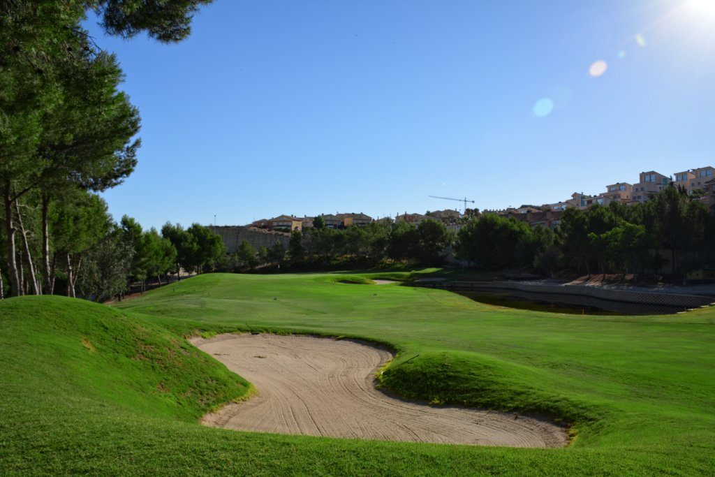 https://golftravelpeople.com/wp-content/uploads/2019/06/Altorreal-Golf-Club-Murcia-New-2-1024x683.jpg