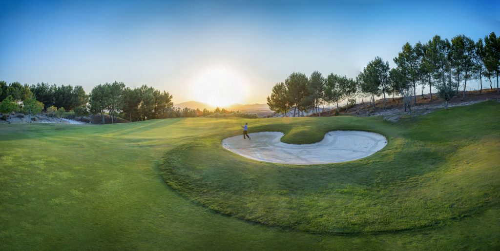 https://golftravelpeople.com/wp-content/uploads/2019/06/Altorreal-Golf-Club-Murcia-New-4-1024x515.jpg