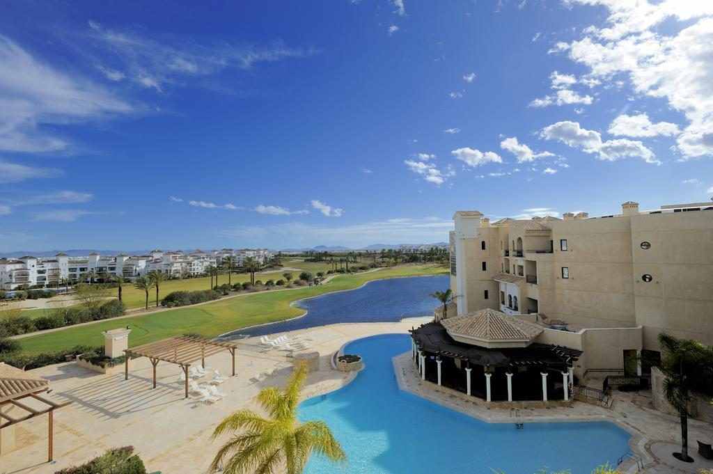 https://golftravelpeople.com/wp-content/uploads/2019/06/Doubletree-by-Hilton-La-Torre-Golf-Spa-Resort-Murcia-Spain-8-1024x681.jpg