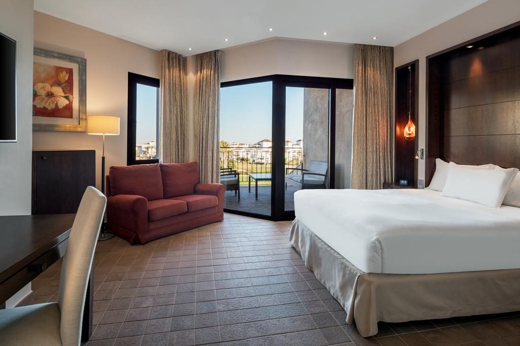 https://golftravelpeople.com/wp-content/uploads/2019/06/Doubletree-by-Hilton-La-Torre-Golf-Spa-Resort-Murcia-Spain-Bedrooms-56-1024x683.jpg
