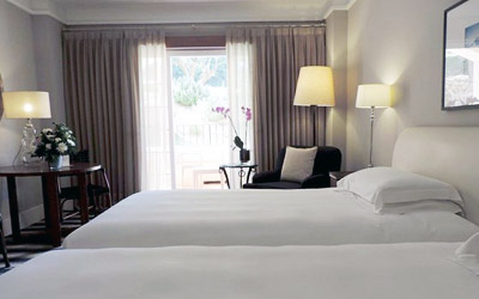 https://golftravelpeople.com/wp-content/uploads/2019/06/La-Manga-Club-Hotel-Principe-Felipe-Bedrooms-10.jpg
