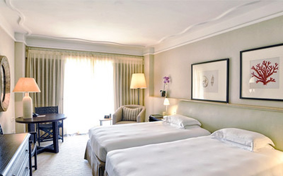 https://golftravelpeople.com/wp-content/uploads/2019/06/La-Manga-Club-Hotel-Principe-Felipe-Bedrooms-3.jpg