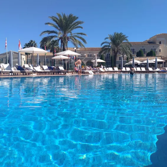 https://golftravelpeople.com/wp-content/uploads/2019/06/La-Manga-Club-Resort-Murcia-Spain-6.webp