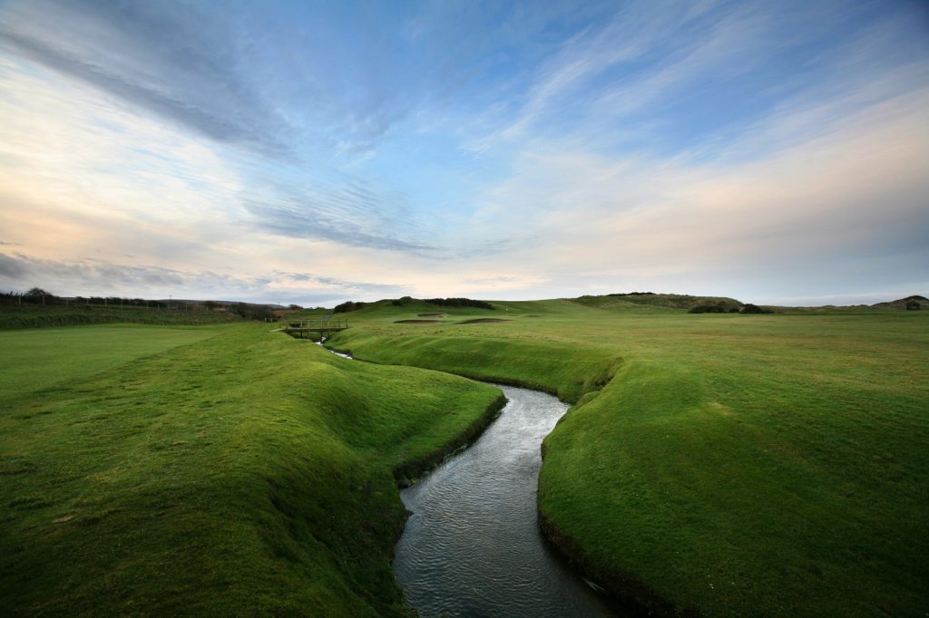 https://golftravelpeople.com/wp-content/uploads/2019/07/Castlerock-Golf-Club-Mussenden-Links-Northern-Ireland-3-1-1024x682.jpg