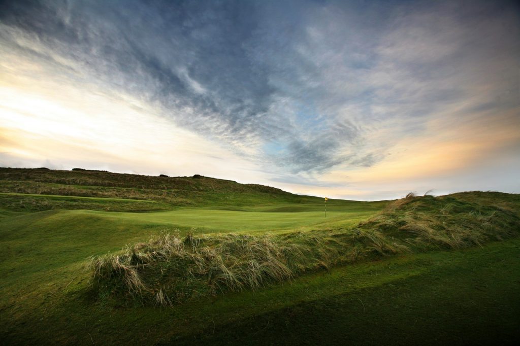 https://golftravelpeople.com/wp-content/uploads/2019/07/Castlerock-Golf-Club-Mussenden-Links-Northern-Ireland-5-1-1024x682.jpg