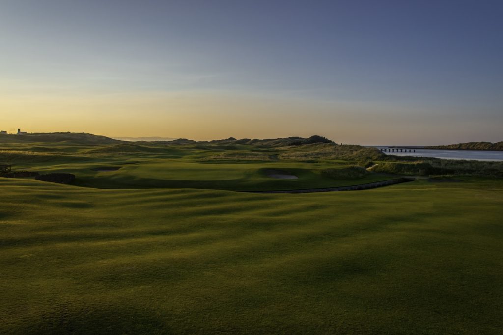 https://golftravelpeople.com/wp-content/uploads/2019/07/Castlerock-Golf-Club-Mussenden-Links-Northern-Ireland-8-1-1024x683.jpg
