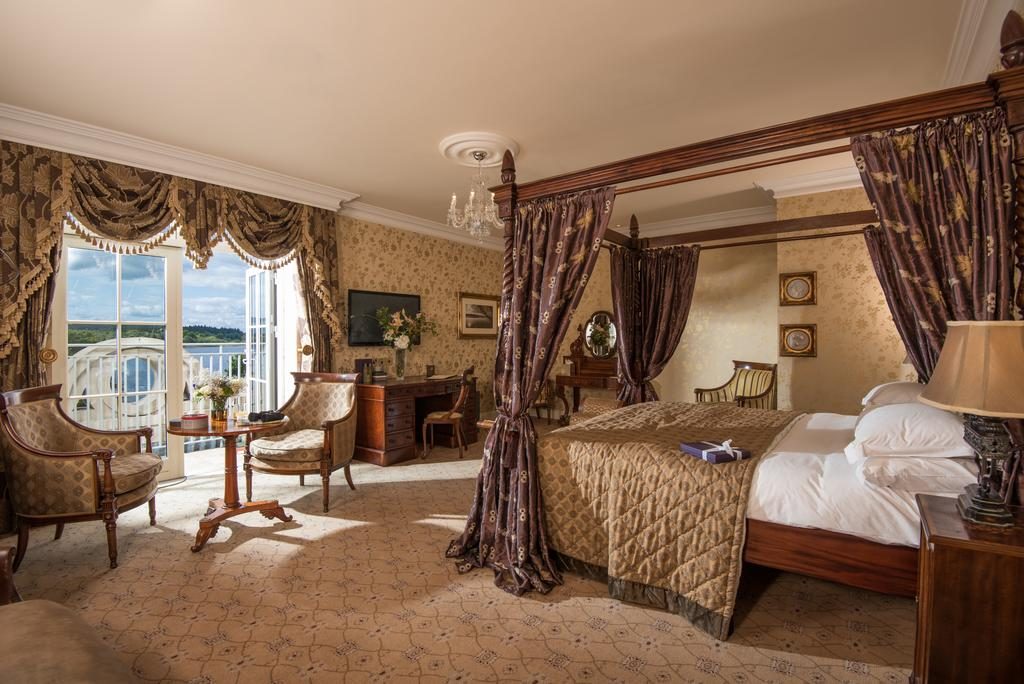 https://golftravelpeople.com/wp-content/uploads/2019/07/Lough-Erne-Resort-Bedrooms-2-1024x684.jpg