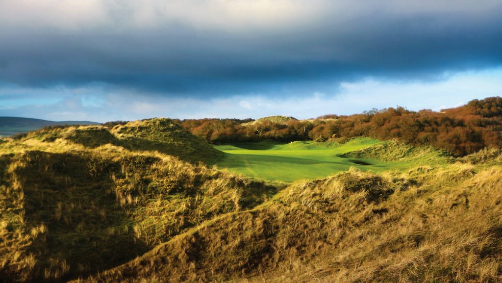 https://golftravelpeople.com/wp-content/uploads/2019/07/Portstewart-Golf-Club-Strand-Course-Northern-Ireland-7-1024x577.jpg