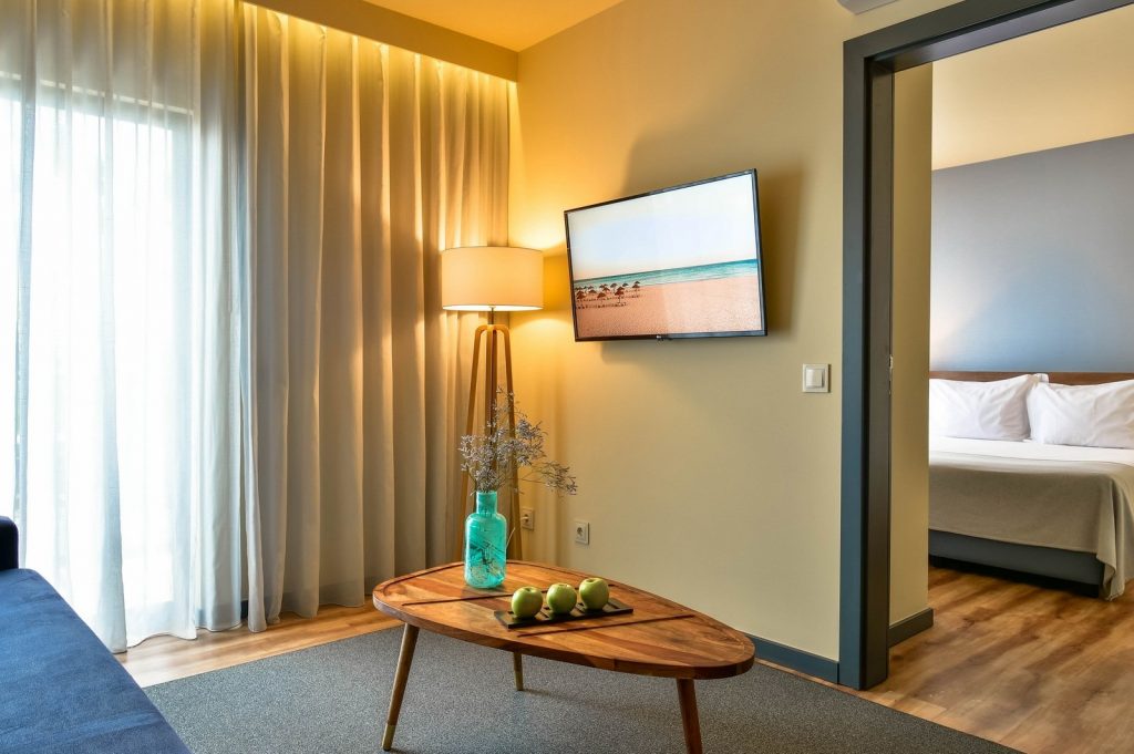 https://golftravelpeople.com/wp-content/uploads/2019/07/Prime-Energize-Hotel-Monte-Gordo-Algarve-Bedrooms-19-1024x681.jpg