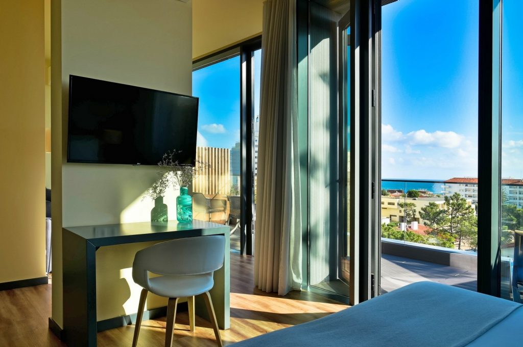 https://golftravelpeople.com/wp-content/uploads/2019/07/Prime-Energize-Hotel-Monte-Gordo-Algarve-Bedrooms-22-1024x681.jpg