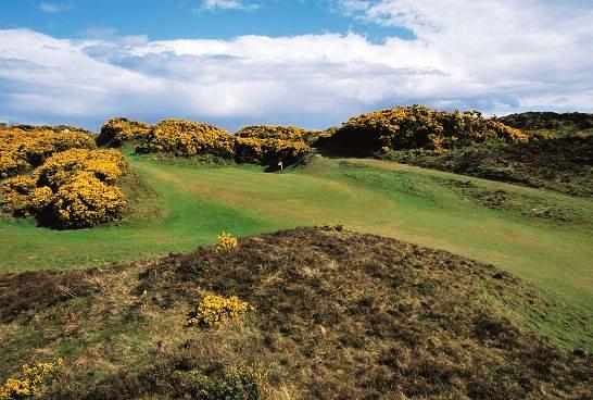 https://golftravelpeople.com/wp-content/uploads/2019/07/Royal-County-Down-Golf-Club-Annesley-Links-Northern-Ireland-4.jpg