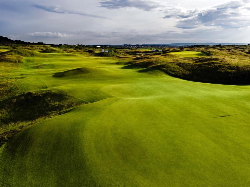 https://golftravelpeople.com/wp-content/uploads/2019/07/Royal-Portrush-Golf-Club-Dunluce-Links-Northern-Ireland-5-1024x767.jpg