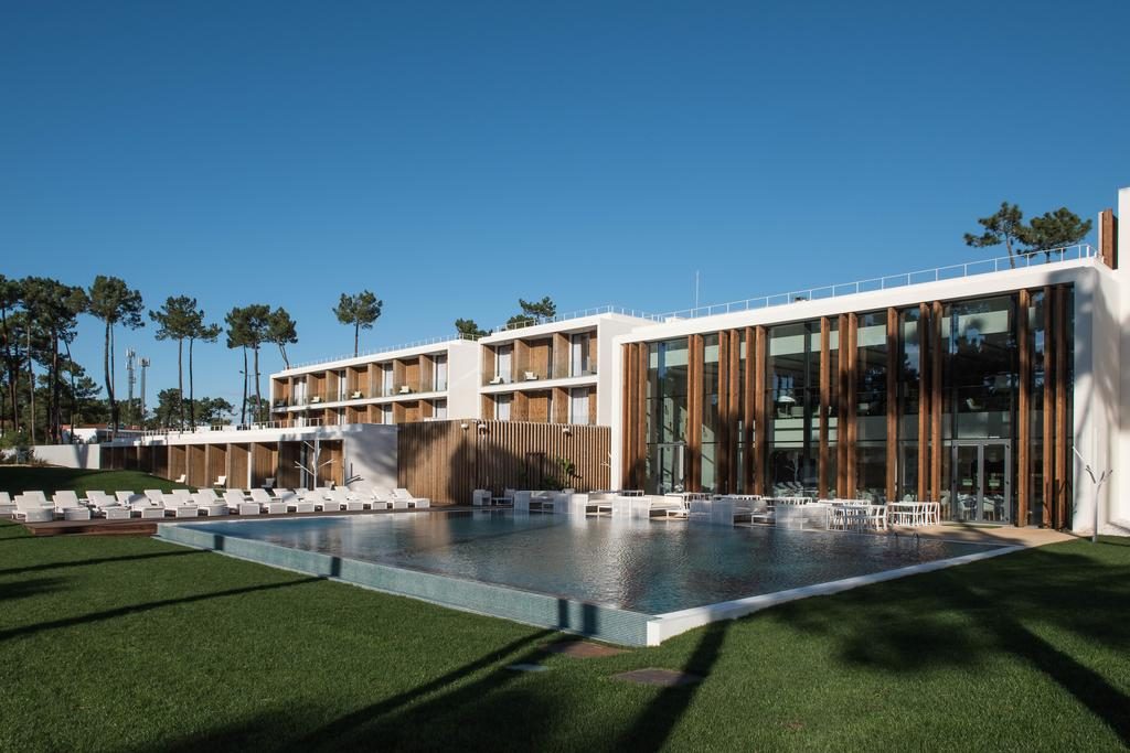 https://golftravelpeople.com/wp-content/uploads/2019/10/Aroeira-Lisbon-Hotel-Sea-and-Golf-Resort-Swimming-Pools-4-Copy-1024x683.jpg