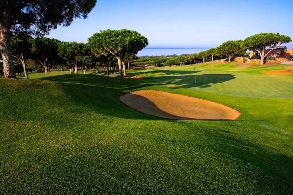 https://golftravelpeople.com/wp-content/uploads/2019/11/Cabopino-Golf-Club-Marbella-20--1024x683.jpg