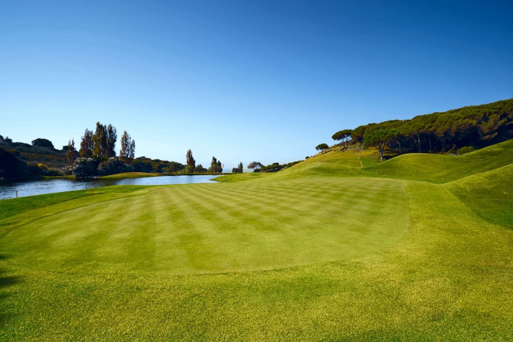https://golftravelpeople.com/wp-content/uploads/2019/11/Cabopino-Golf-Club-Marbella-21--1024x683.jpg