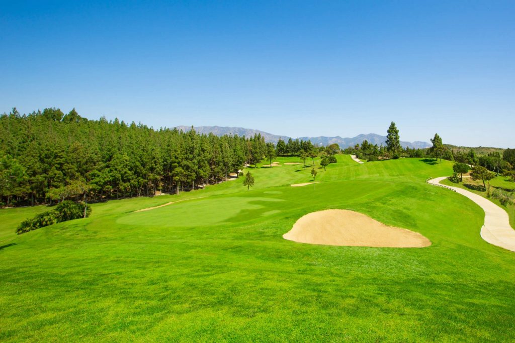 https://golftravelpeople.com/wp-content/uploads/2019/11/Chaparral-Golf-Club-Mijas-Costa-del-Sol-hoyo-14-y-15-Copy-1024x683.jpg