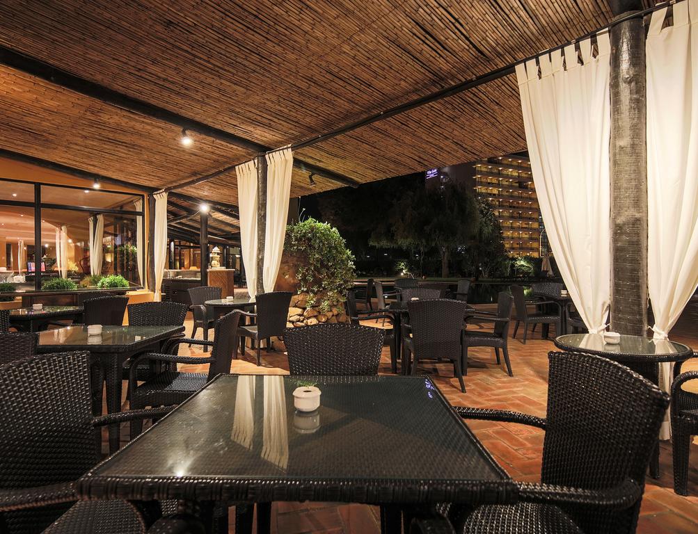 https://golftravelpeople.com/wp-content/uploads/2019/11/Dom-Pedro-Marina-Vilamoura-Restaurants-Bars-15.jpg