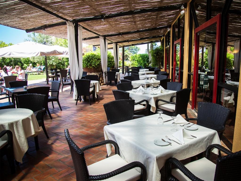 https://golftravelpeople.com/wp-content/uploads/2019/11/Dom-Pedro-Marina-Vilamoura-Restaurants-Bars-2-1024x768.jpg