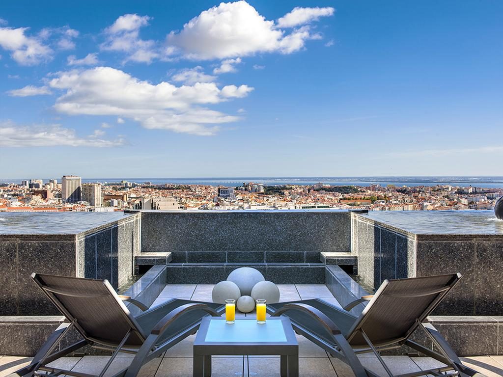 https://golftravelpeople.com/wp-content/uploads/2019/11/Dom-Pedro-Palace-Lisbon-Bedrooms-9-1024x768.jpg