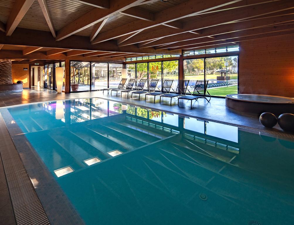 https://golftravelpeople.com/wp-content/uploads/2019/11/Dom-Pedro-Vilamoura-Swimming-Pools-Gym-Spa-6-Copy.jpg