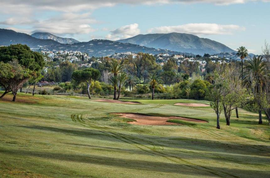https://golftravelpeople.com/wp-content/uploads/2019/11/El-Paraiso-Golf-Club-Estepona22.jpg