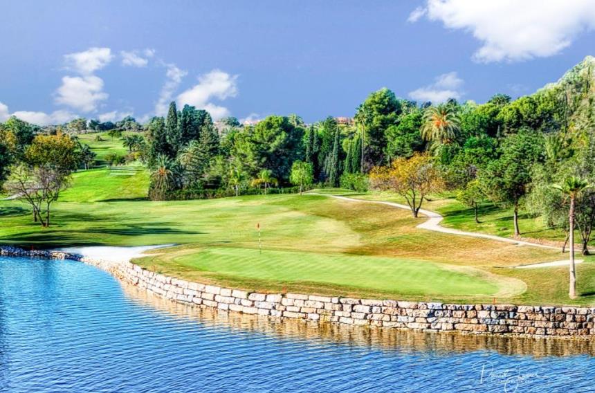 https://golftravelpeople.com/wp-content/uploads/2019/11/El-Paraiso-Golf-Club-Estepona35.jpg
