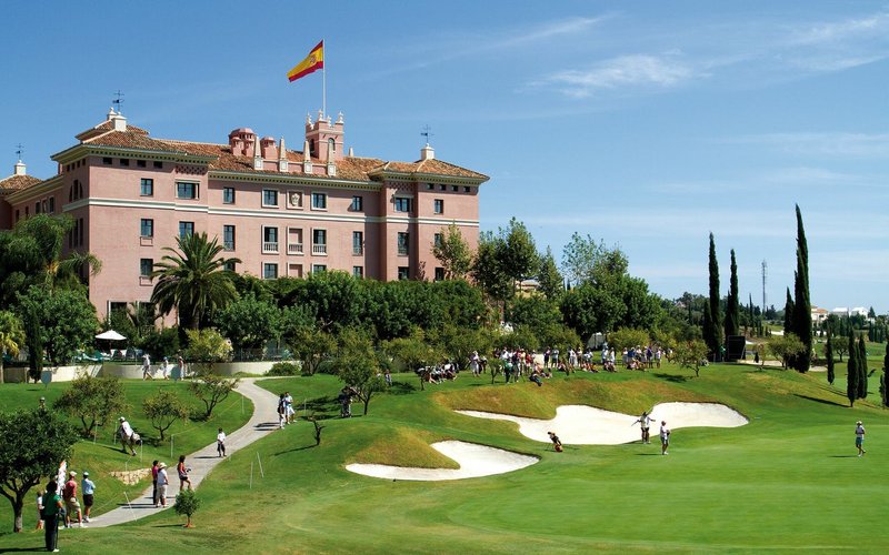 https://golftravelpeople.com/wp-content/uploads/2019/11/Flamingos-Golf-at-Villa-Padierna-Golf-Club-1.jpg