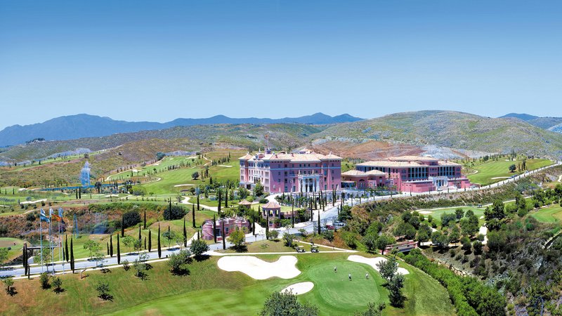 https://golftravelpeople.com/wp-content/uploads/2019/11/Flamingos-Golf-at-Villa-Padierna-Golf-Club-3.jpg