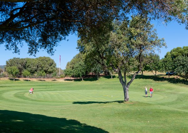 https://golftravelpeople.com/wp-content/uploads/2019/11/La-Canada-Golf-Club-Sotogrande-Cadiz-12.jpg