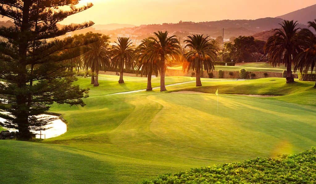https://golftravelpeople.com/wp-content/uploads/2019/11/Los-Naranjos-Golf-Club-Marbella-1-1024x597.jpg