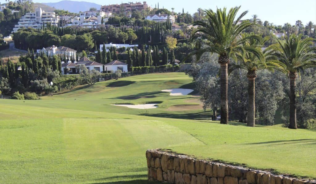 https://golftravelpeople.com/wp-content/uploads/2019/11/Los-Naranjos-Golf-Club-Marbella-4-1024x597.jpg