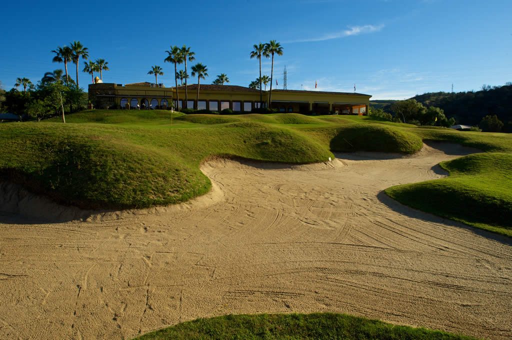 https://golftravelpeople.com/wp-content/uploads/2019/11/Marbella-Golf-and-Country-Club-1-1024x680.jpg