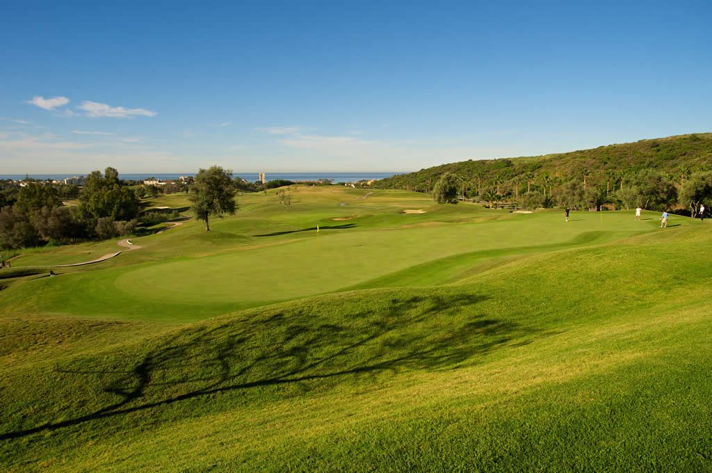 https://golftravelpeople.com/wp-content/uploads/2019/11/Marbella-Golf-and-Country-Club-2-1024x680.jpg