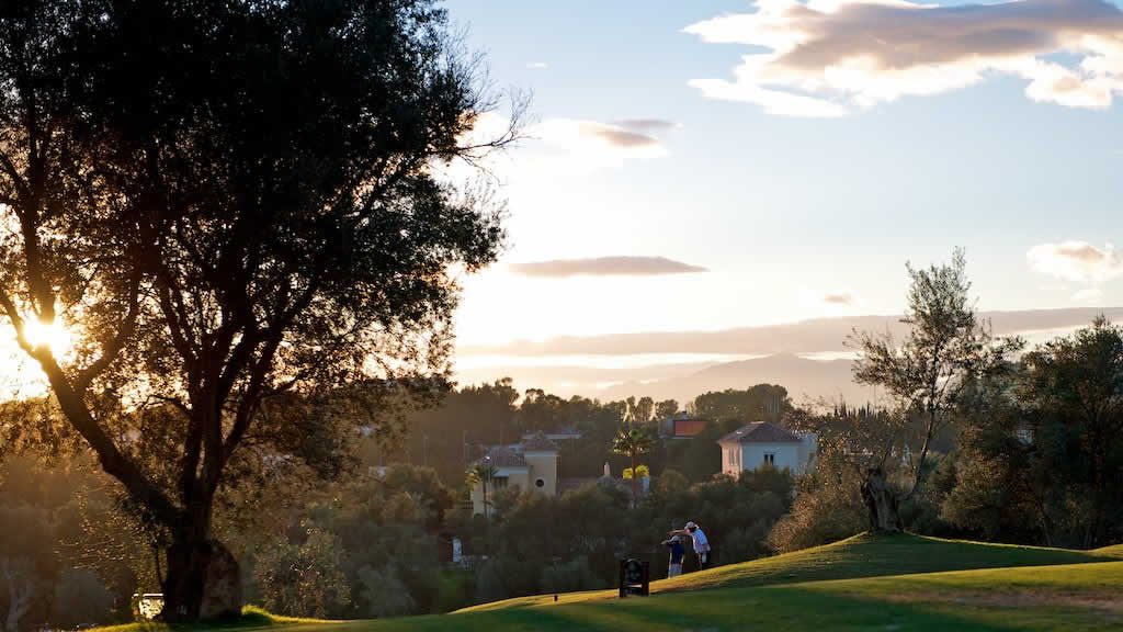 https://golftravelpeople.com/wp-content/uploads/2019/11/Marbella-Golf-and-Country-Club-5-1024x576.jpg