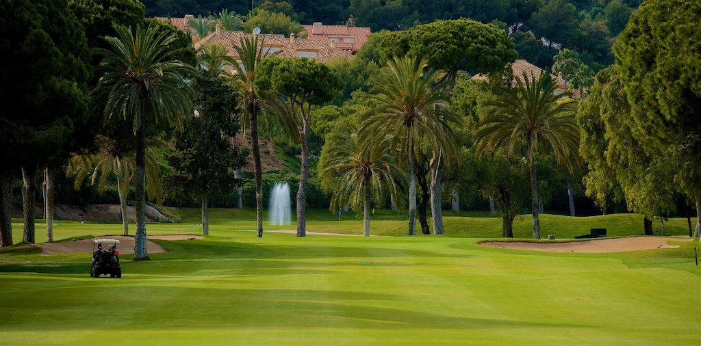 https://golftravelpeople.com/wp-content/uploads/2019/11/Rio-Real-Golf-Club-Marbella-101-1024x506.jpg