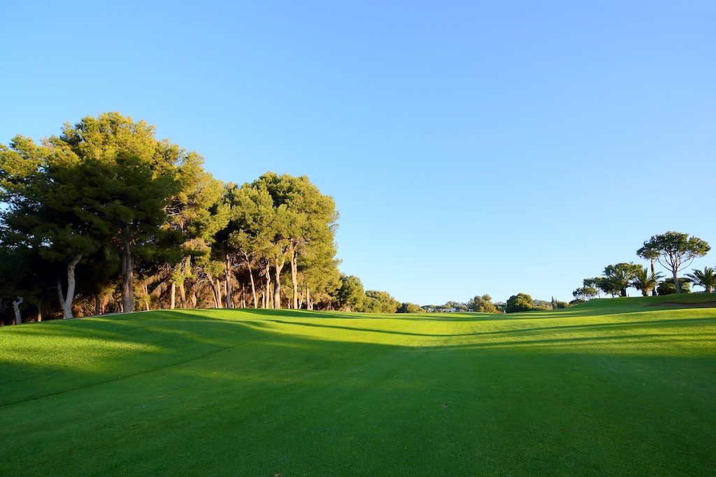 https://golftravelpeople.com/wp-content/uploads/2019/11/Rio-Real-Golf-Club-Marbella-2-1024x683.jpg