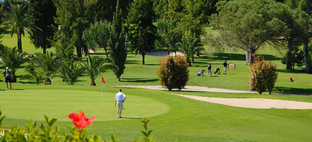 https://golftravelpeople.com/wp-content/uploads/2019/11/Rio-Real-Golf-Club-Marbella-32-1024x468.jpg