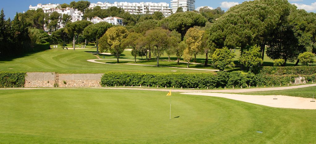 https://golftravelpeople.com/wp-content/uploads/2019/11/Rio-Real-Golf-Club-Marbella-39-1024x468.jpg