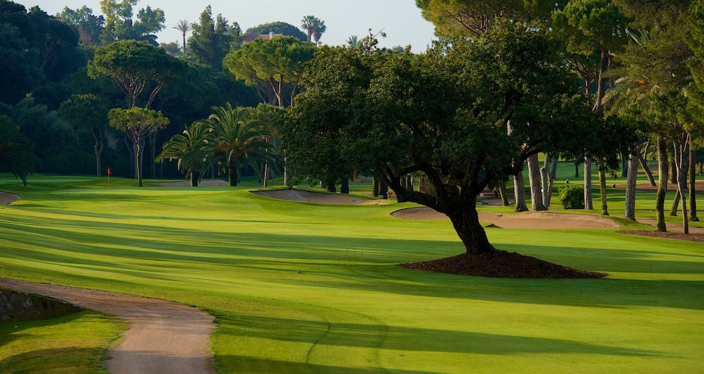 https://golftravelpeople.com/wp-content/uploads/2019/11/Rio-Real-Golf-Club-Marbella-99-1024x544.jpg