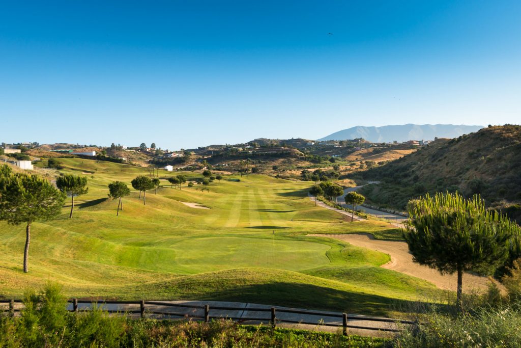 https://golftravelpeople.com/wp-content/uploads/2019/12/Calanova-Golf-Club-Mijas-Costa-del-Sol-15-1024x683.jpg