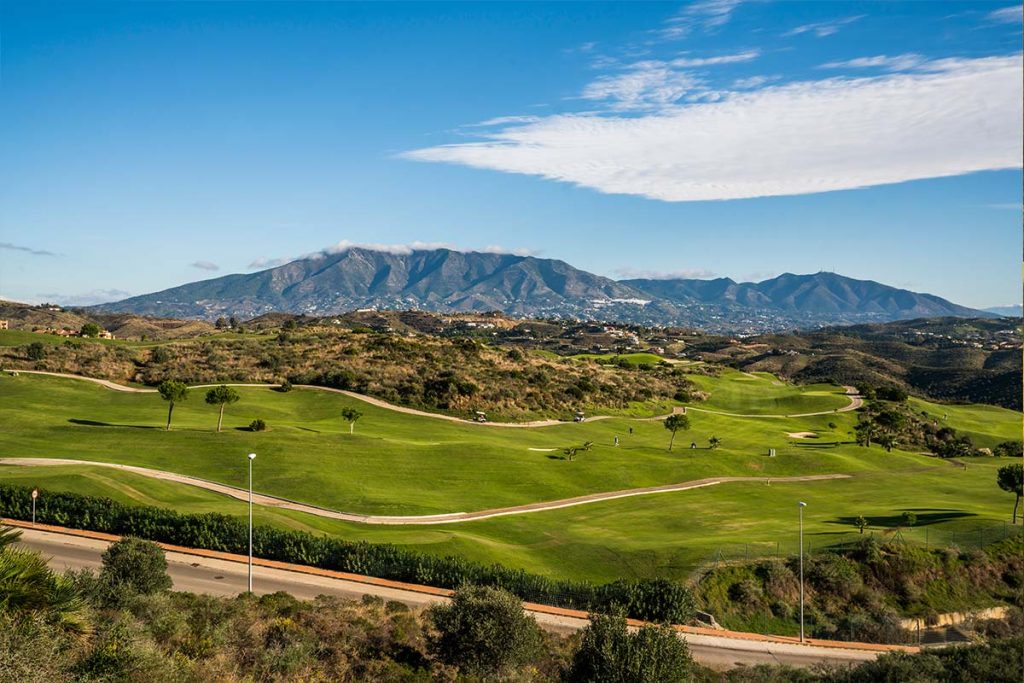 https://golftravelpeople.com/wp-content/uploads/2019/12/Calanova-Golf-Club-Mijas-Costa-del-Sol-17-1024x683.jpg