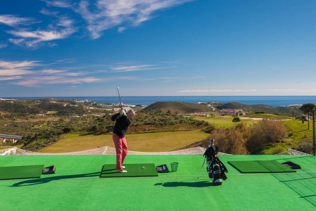 https://golftravelpeople.com/wp-content/uploads/2019/12/Calanova-Golf-Club-Mijas-Costa-del-Sol-26-1024x684.jpg