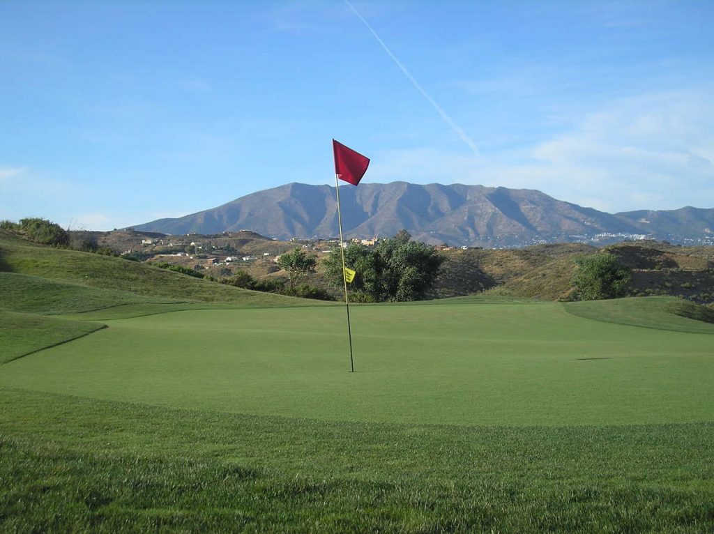 https://golftravelpeople.com/wp-content/uploads/2019/12/Calanova-Golf-Club-Mijas-Costa-del-Sol-27-1024x766.jpg