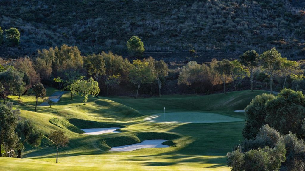 https://golftravelpeople.com/wp-content/uploads/2019/12/Marbella-Club-Golf-Resort-13-1024x576.jpg