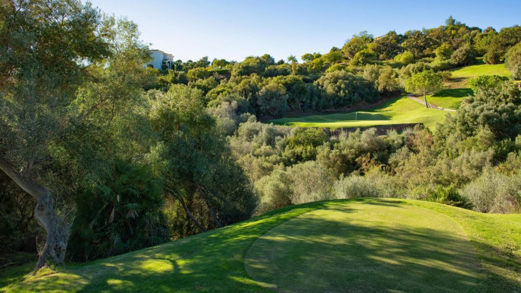 https://golftravelpeople.com/wp-content/uploads/2019/12/Marbella-Club-Golf-Resort-3-1024x576.jpg